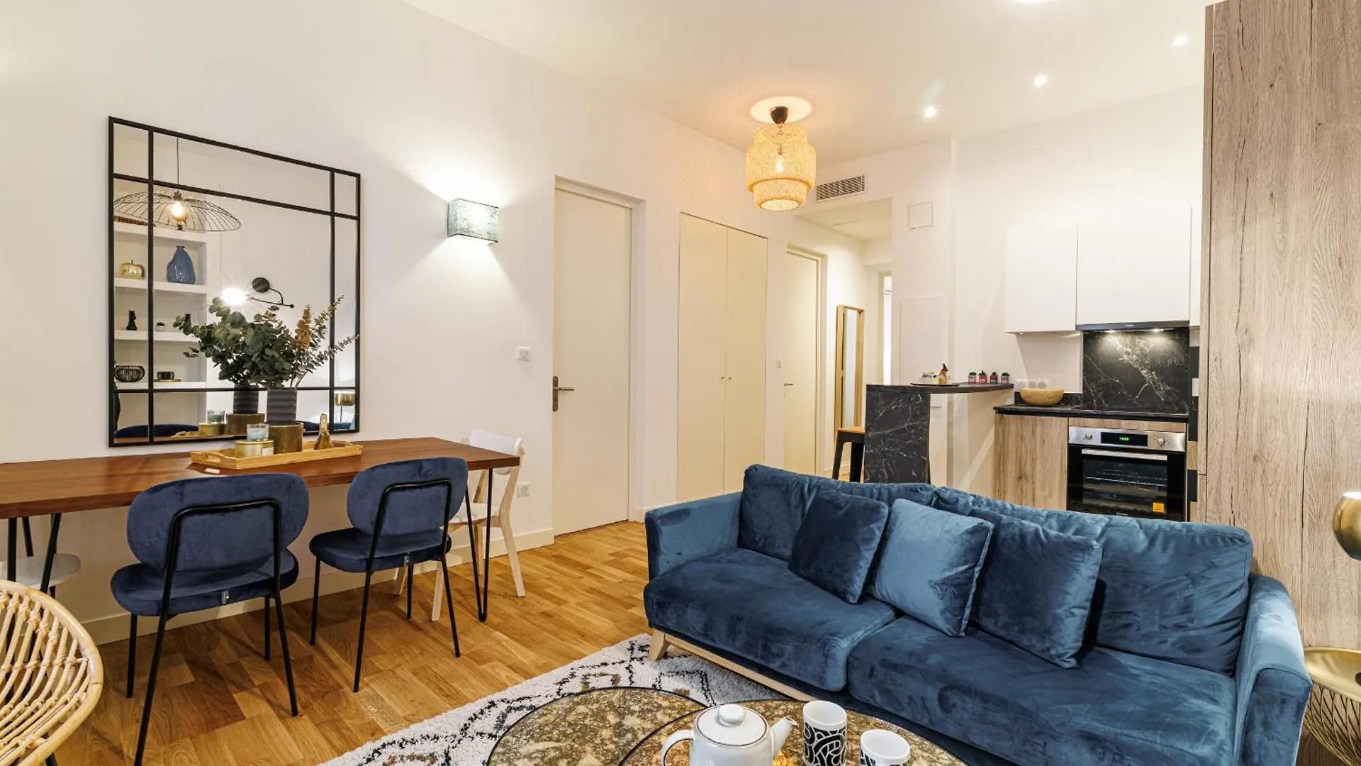 דירות ניס Chic & Cozy 2 Bdr Heart Of The Old Town 0*,  צרפת