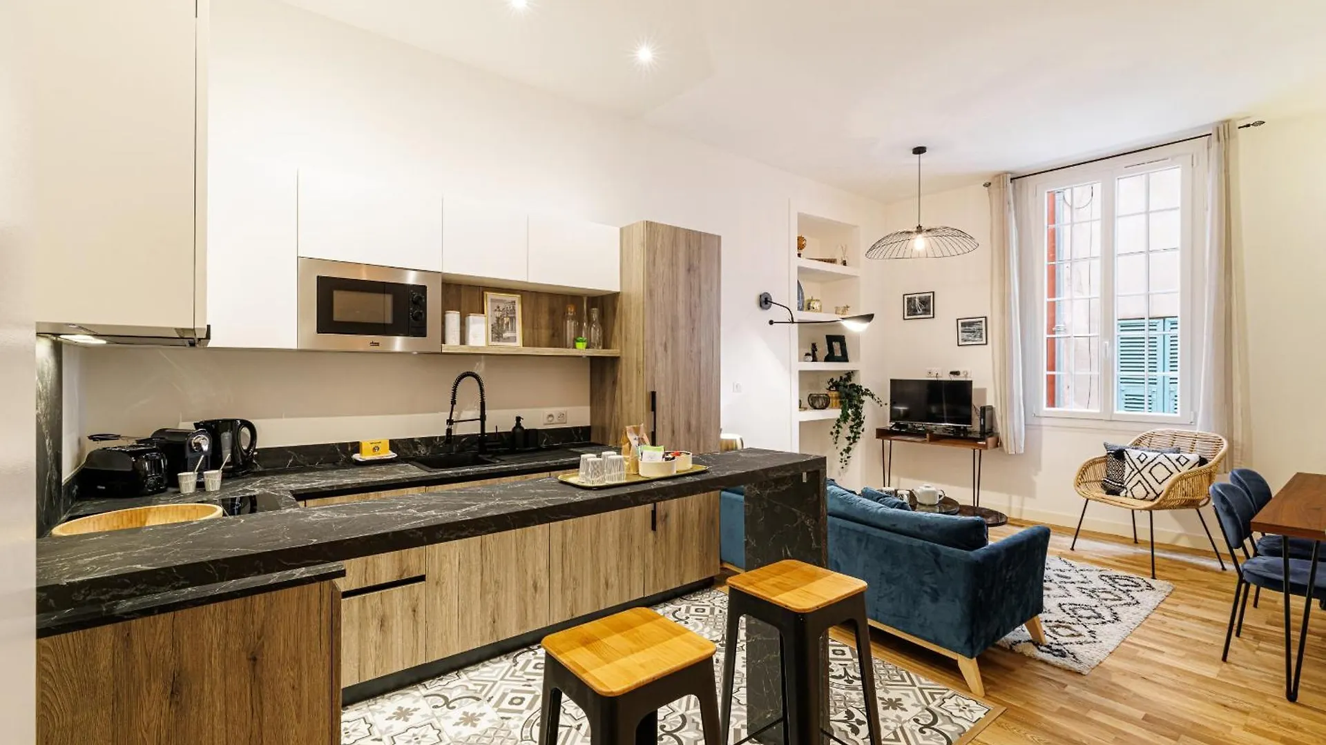 דירות ניס Chic & Cozy 2 Bdr Heart Of The Old Town 0*,  צרפת