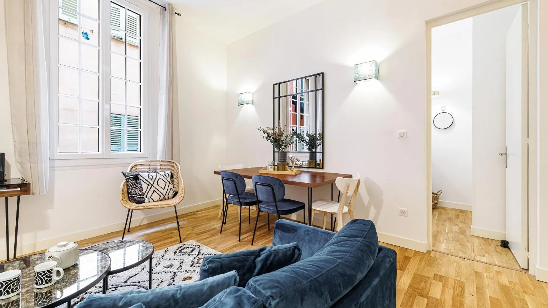 דירות ניס Chic & Cozy 2 Bdr Heart Of The Old Town 0*,  צרפת